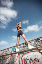 Cargar imagen en el visor de la galería, Calza corta ss22